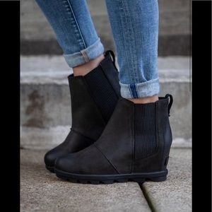 Sorel Joan of Arctic Wedge II Waterproof Lug Sole Black Chelsea Booties 9M